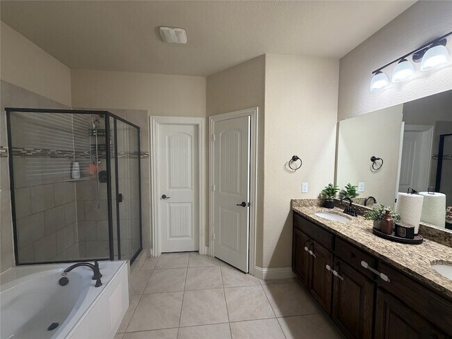 Building Photo - 10700 Lariat Trail Dr