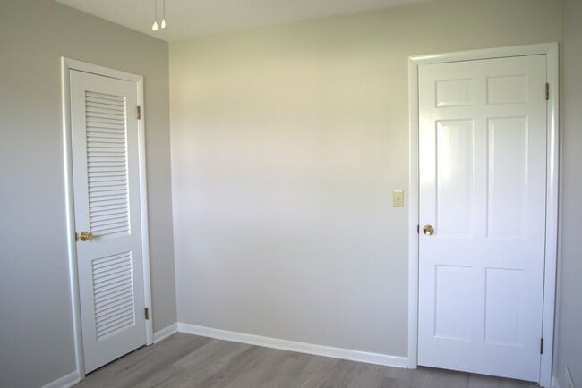 Building Photo - Nice 3 Bedroom Farm House In Fayette!