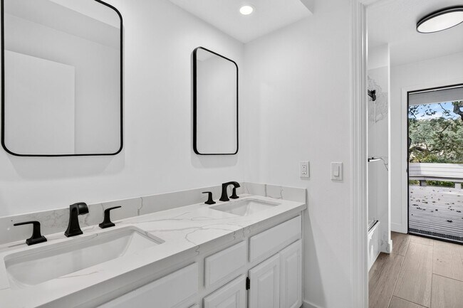 Building Photo - 1837 Lackland Dr