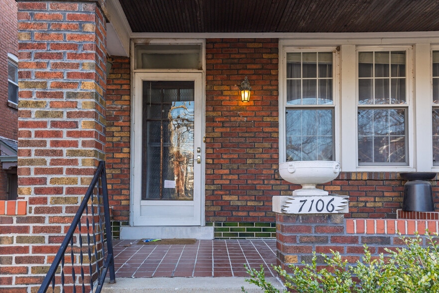 Building Photo - 7106 Forsyth Blvd