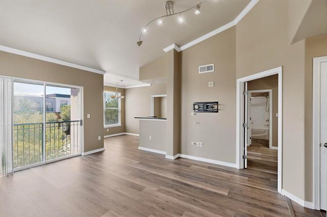 Primary Photo - 330 Las Colinas Blvd E