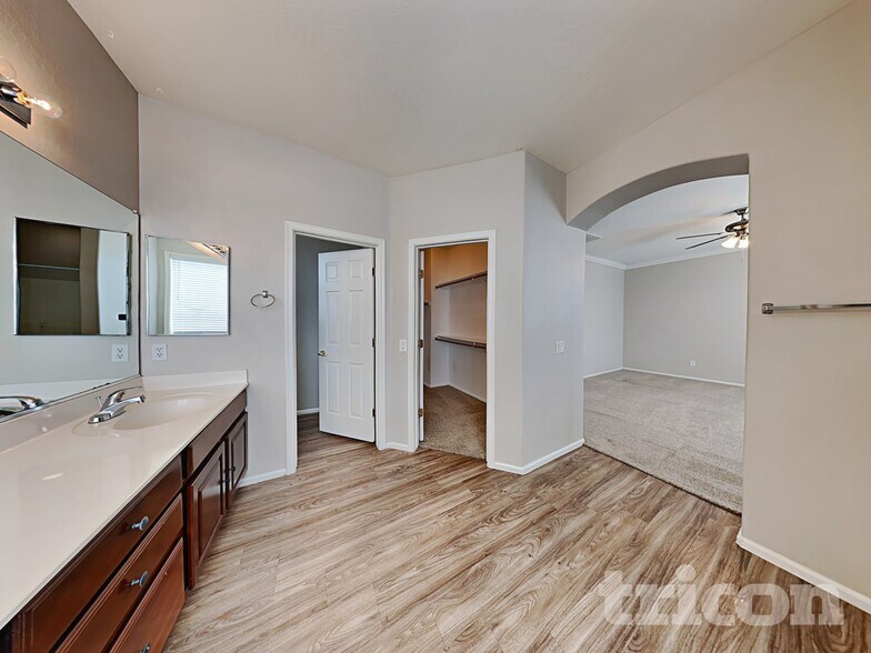 Building Photo - 3227 W White Canyon Rd