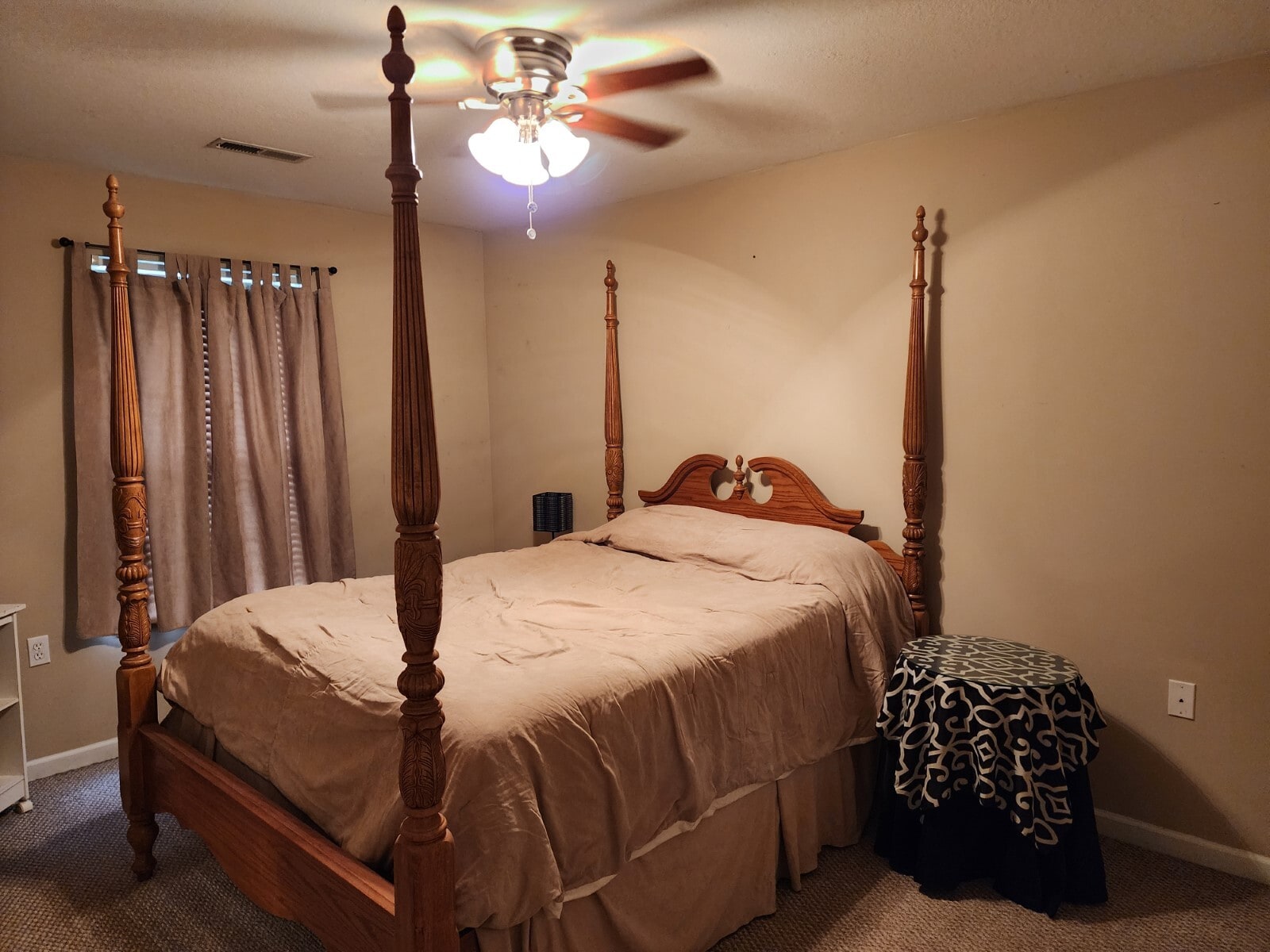 Guest bedroom - 1445 Ford Rd