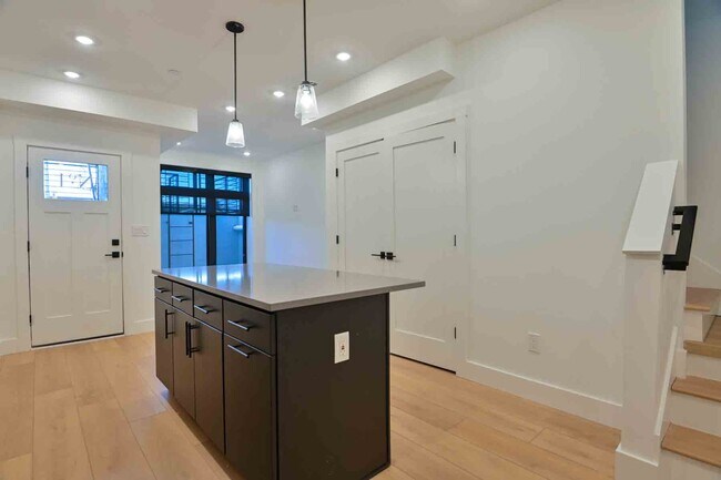 Building Photo - 2637 4th St NE