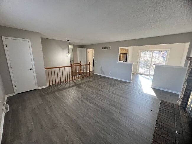 Building Photo - Beautiful Home with Two Living Rooms and Plenty of Outdoor Space