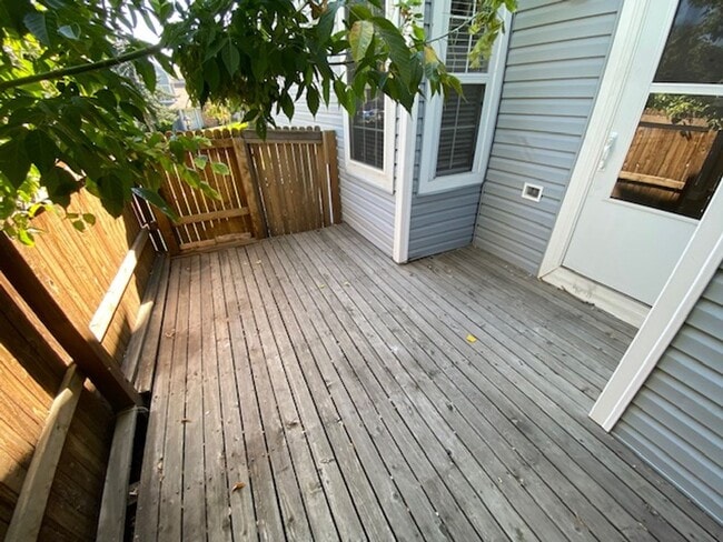 Building Photo - 8393 W 90th Pl