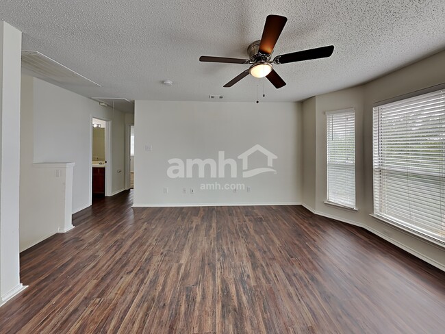 Building Photo - 3222 Blue Jay Ln