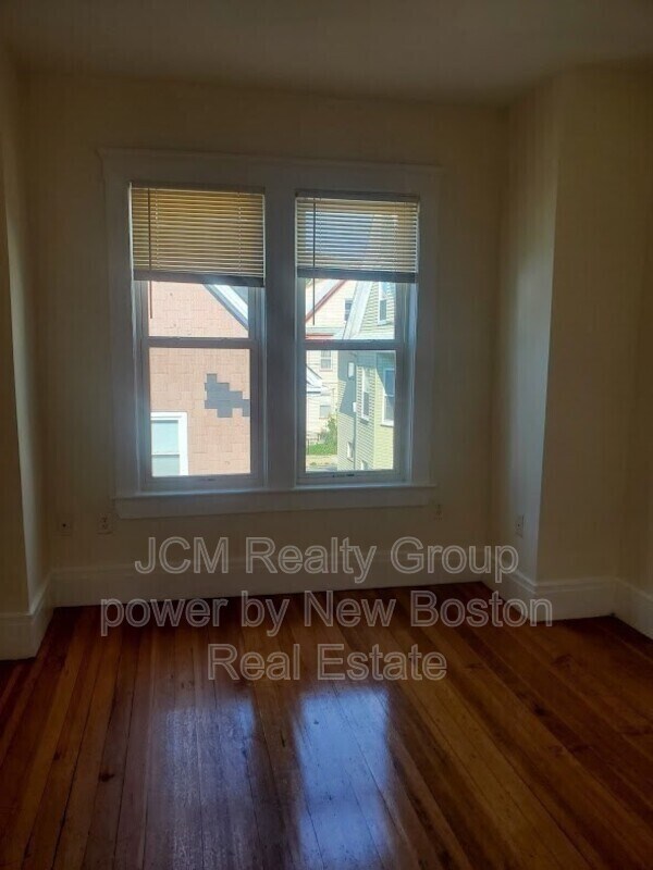 Building Photo - 12 Gayland St