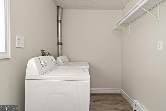 Building Photo - 148 Walnut St