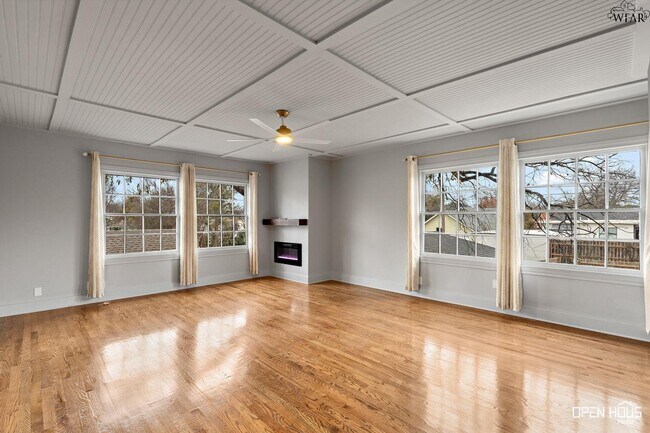 Building Photo - 1644 Ardath Ave