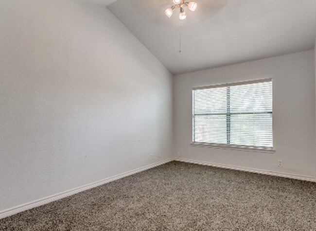 Building Photo - 5978 Sunrise Bend Dr