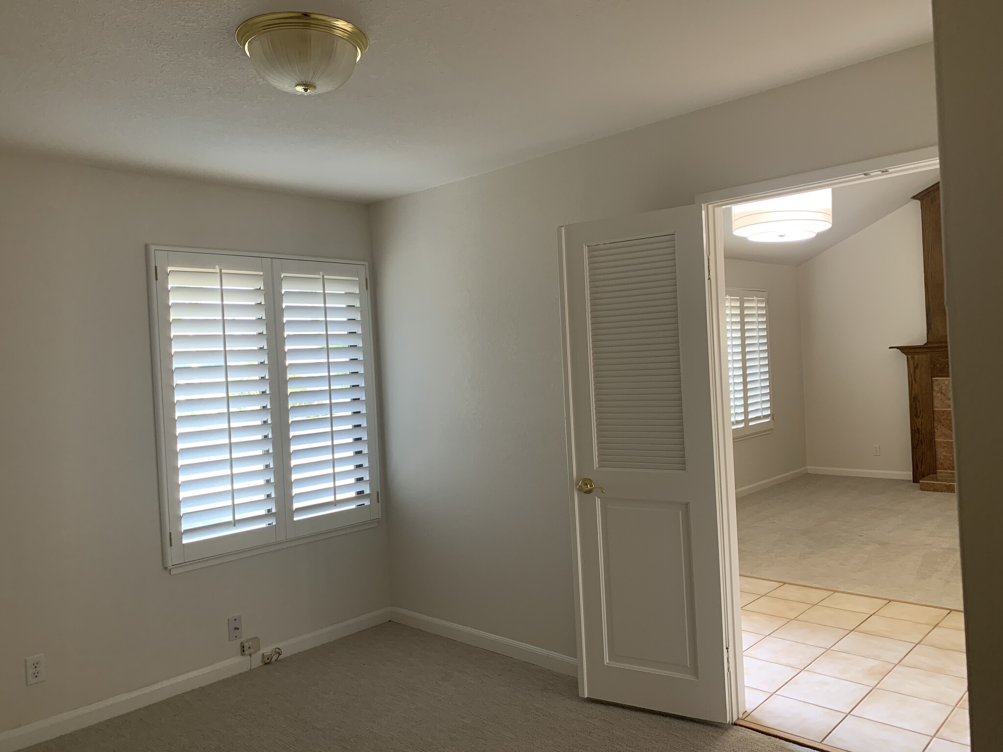 Bedroom / study room - 3212 Kemper Rd