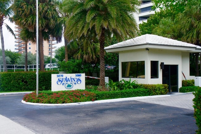 Building Photo - 5070 N Ocean Dr