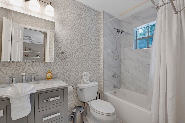 Building Photo - 7711 Coquina Dr