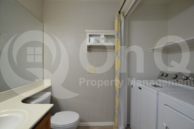 Building Photo - 4671 W Shannon St