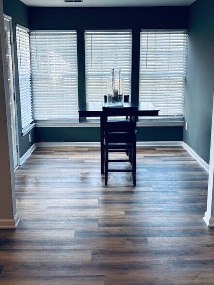 Building Photo - 743 Deering Rd