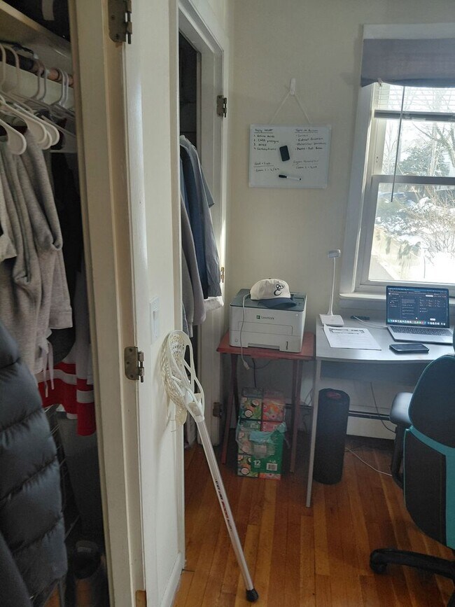 Building Photo - Nicely renovated 3 bed near BU for September 1!