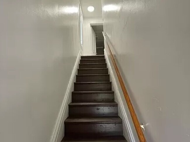 Building Photo - 405 Millbridge St