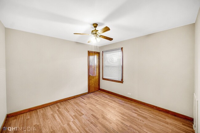 Building Photo - 3 Bed 2 Bath is West Elsdon neighborhood o...