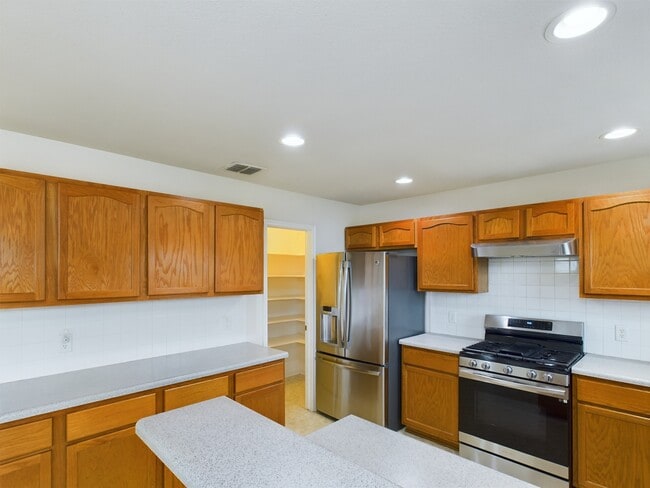 Building Photo - 15123 Meredith Ln