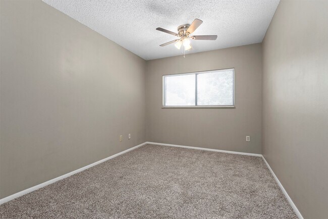 Building Photo - 10842 Ryan Trails Dr