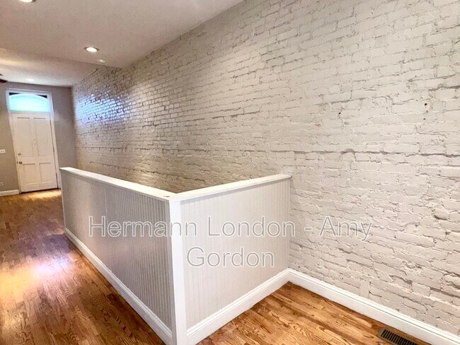 Building Photo - 1714 S Tucker Blvd