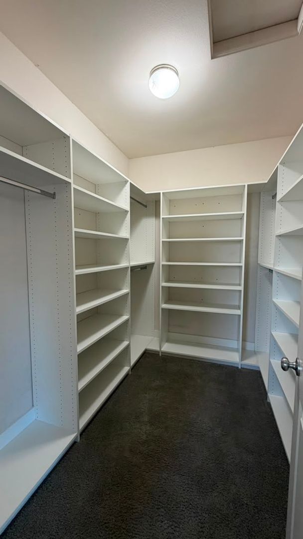 Building Photo - Spacious 4-Bed Home with Loft & Covered Patio in North Creek
