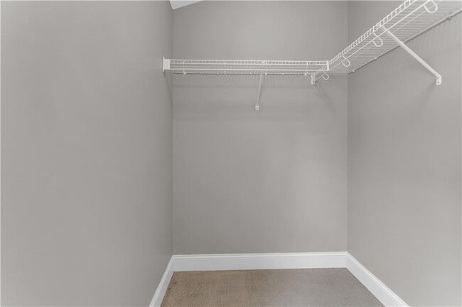 Building Photo - 528 Bismark Rd NE