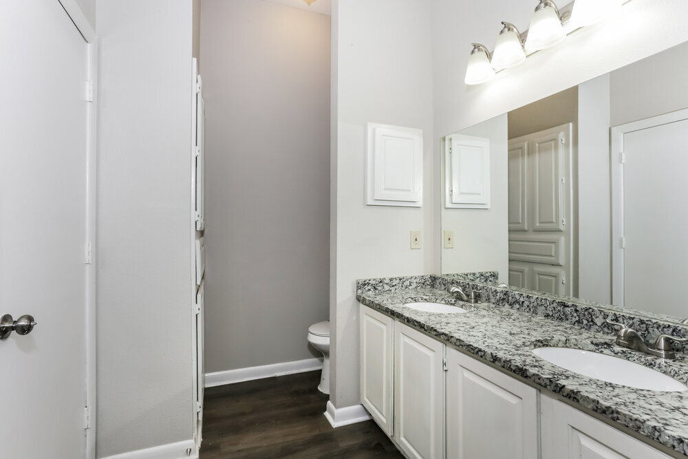 Building Photo - 1505 Gainsborough Way