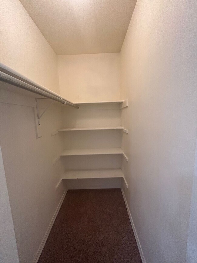 Building Photo - 465 Taft Ave