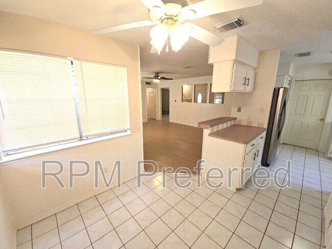 Building Photo - 12702 Ravensway Dr