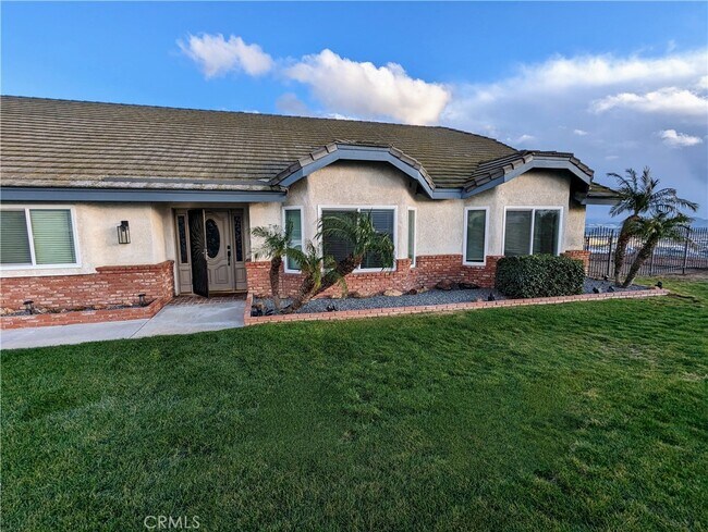 Building Photo - 7380 Live Oak Dr