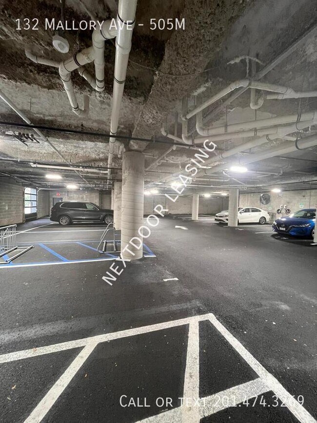 Building Photo - 132 Mallory Ave