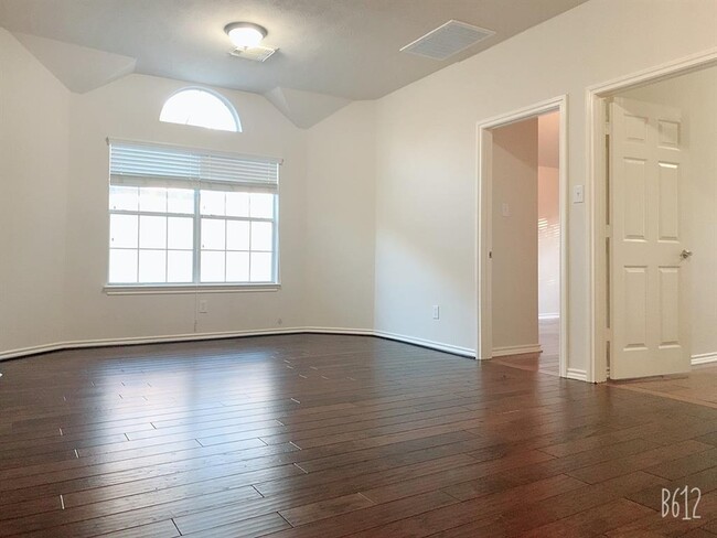 Building Photo - 16422 Pinon Vista Dr