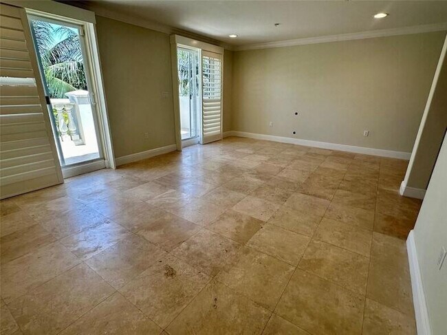 Building Photo - 1362 Bayview Dr