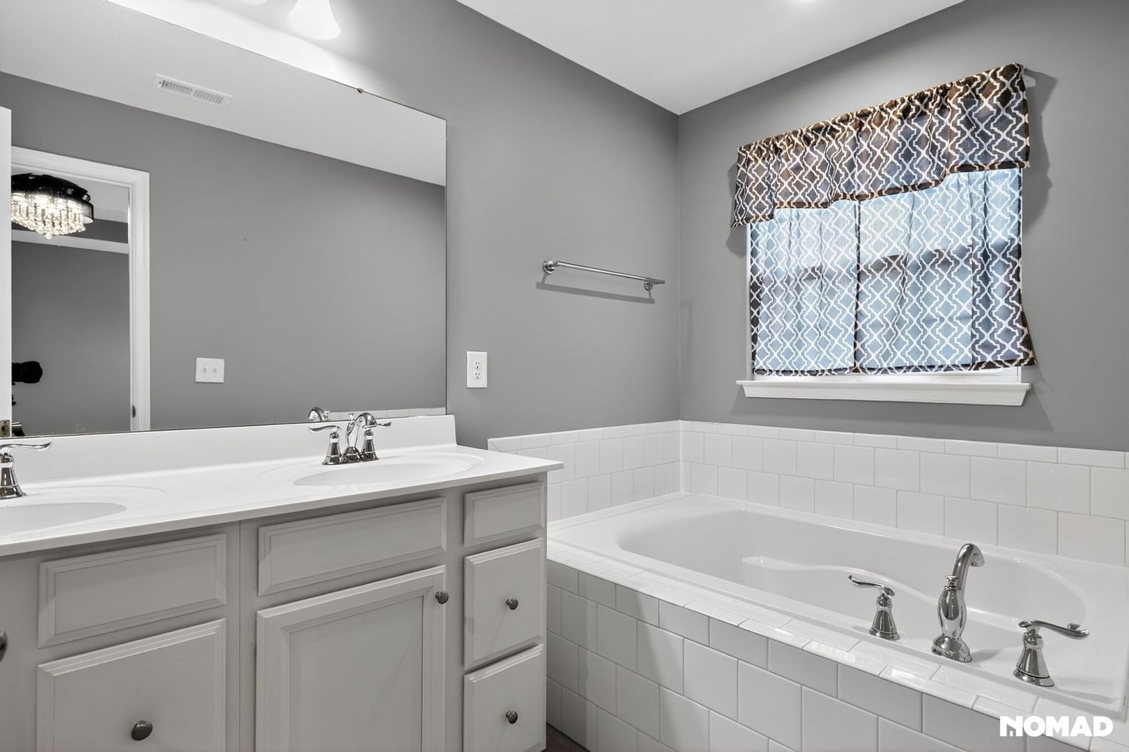 Building Photo - 305 Cross Country Way