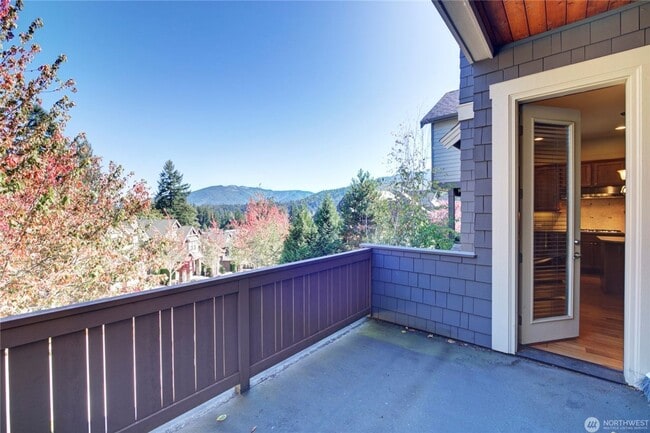 Building Photo - 3Bd/2.75Ba Issaquah Home