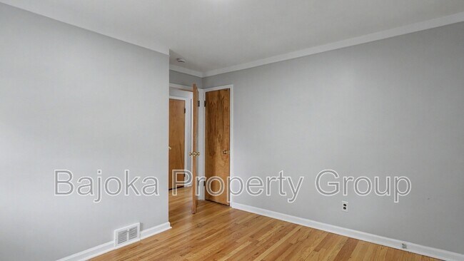 Building Photo - 2957 Fort Park Blvd