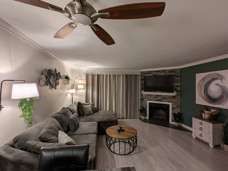 Building Photo - 7910 E Thomas Rd