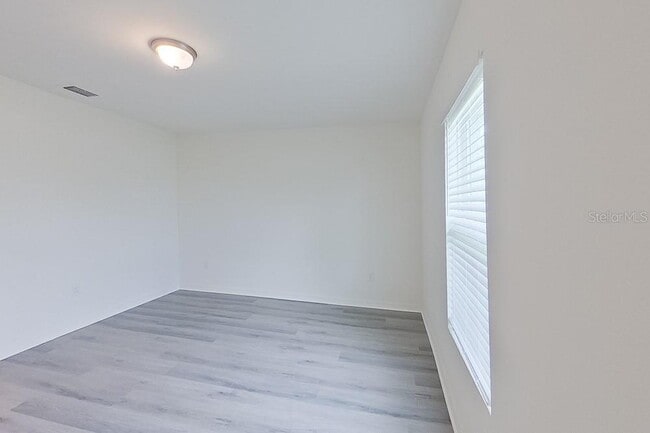 Building Photo - 1128 Hayes Ave S