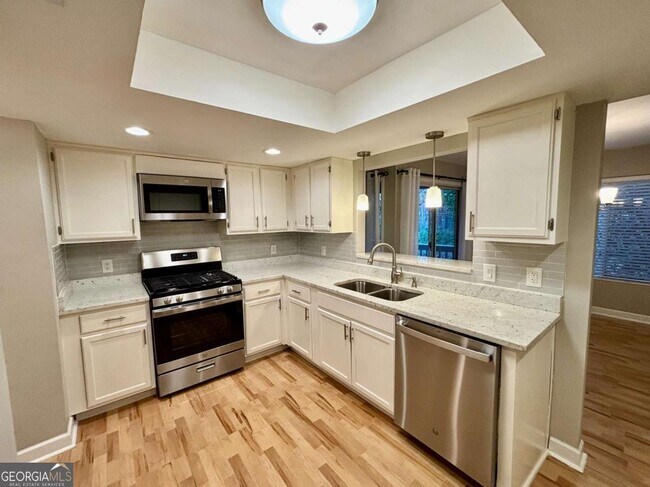 Building Photo - 58 Rumson Ct