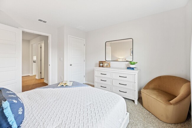 Building Photo - 1949 Tree Swallow Dr