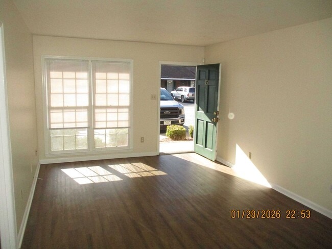 Building Photo - 2024 Oglethorpe Ave