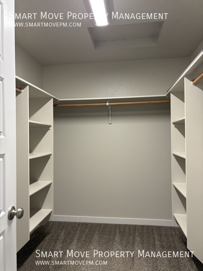 Building Photo - 6160 N Seawind Pl