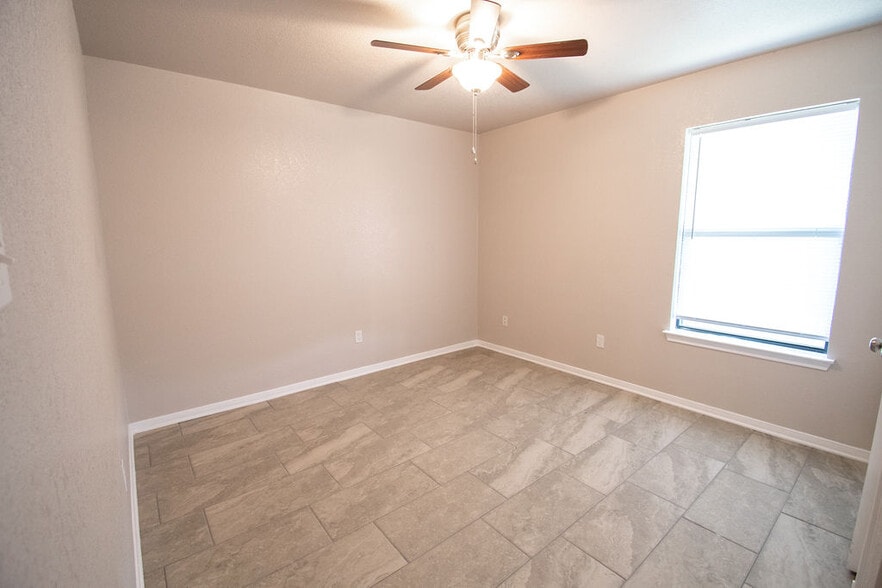 Bedroom 3 - 5302 Leadville Dr