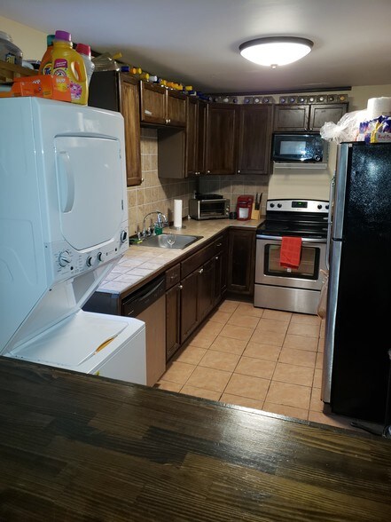 Building Photo - 1533 Cecil B. Moore Ave