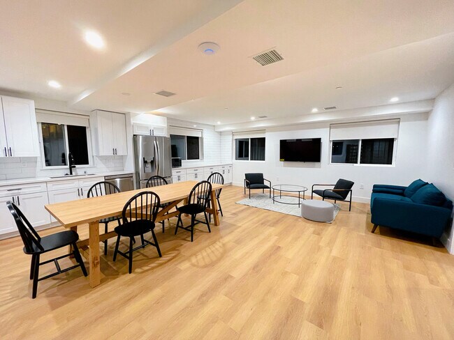 Primary Photo - The Dune