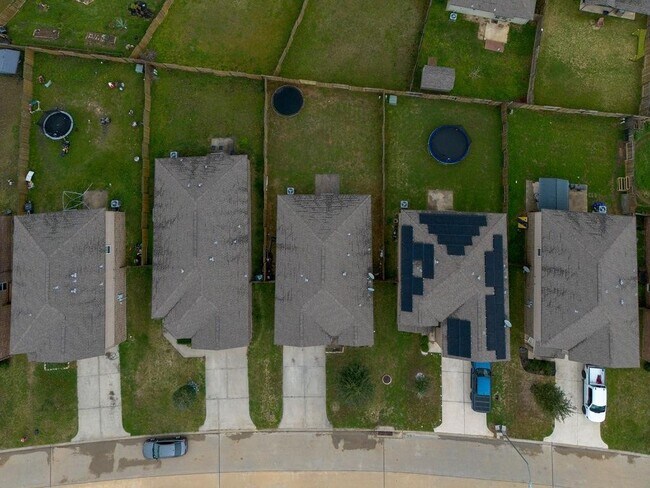 Building Photo - 22538 Cloverland Field Dr