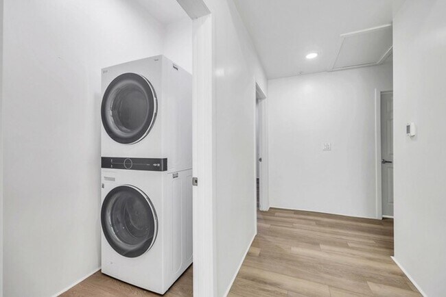 Building Photo - Luxury Townhouse by ASU