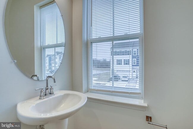 Building Photo - 345 Andrew Ct